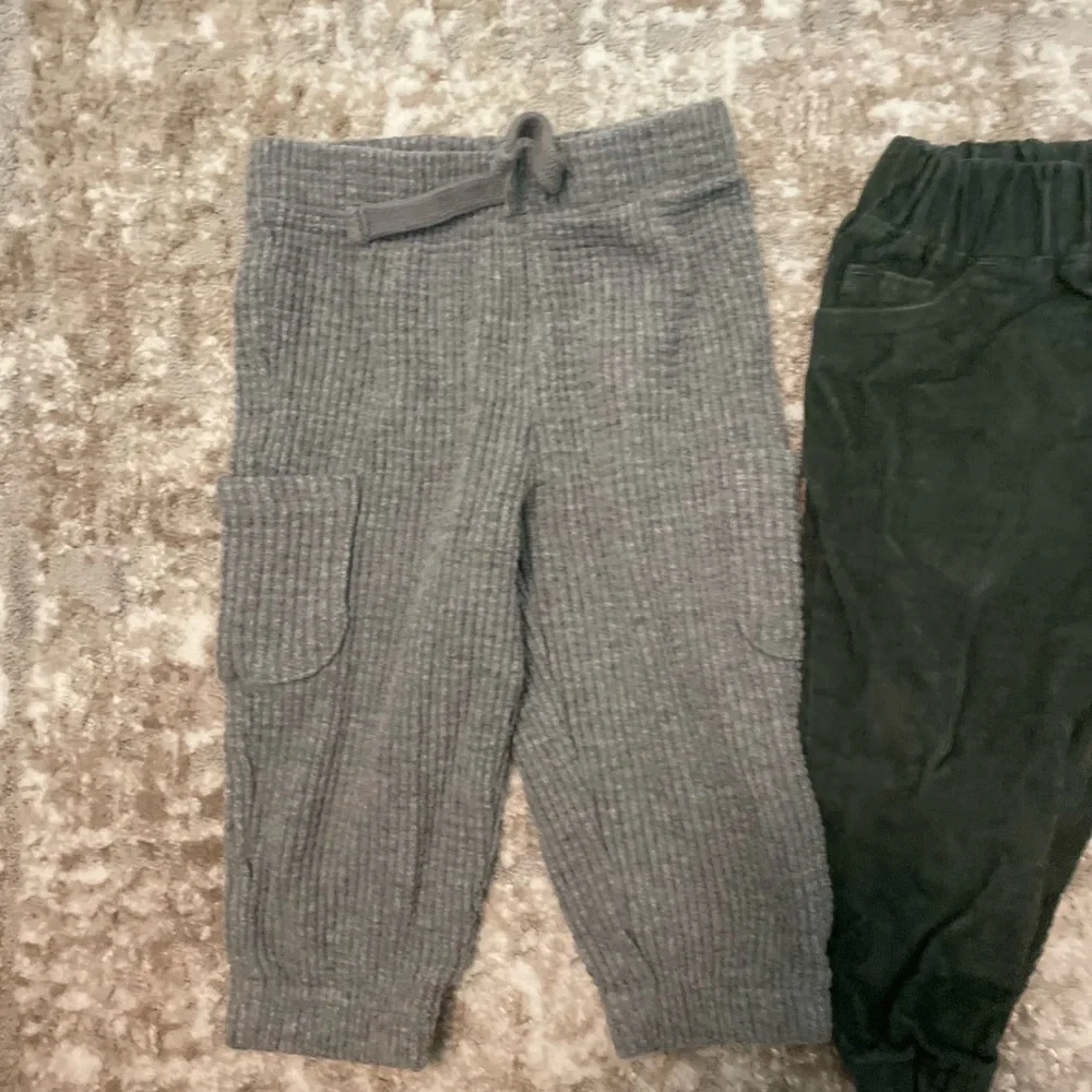 Carter's Gray and Green Kids Casual Bottoms size 6M